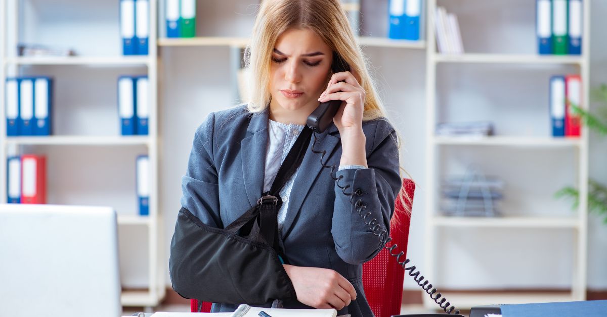 injured businesswoman